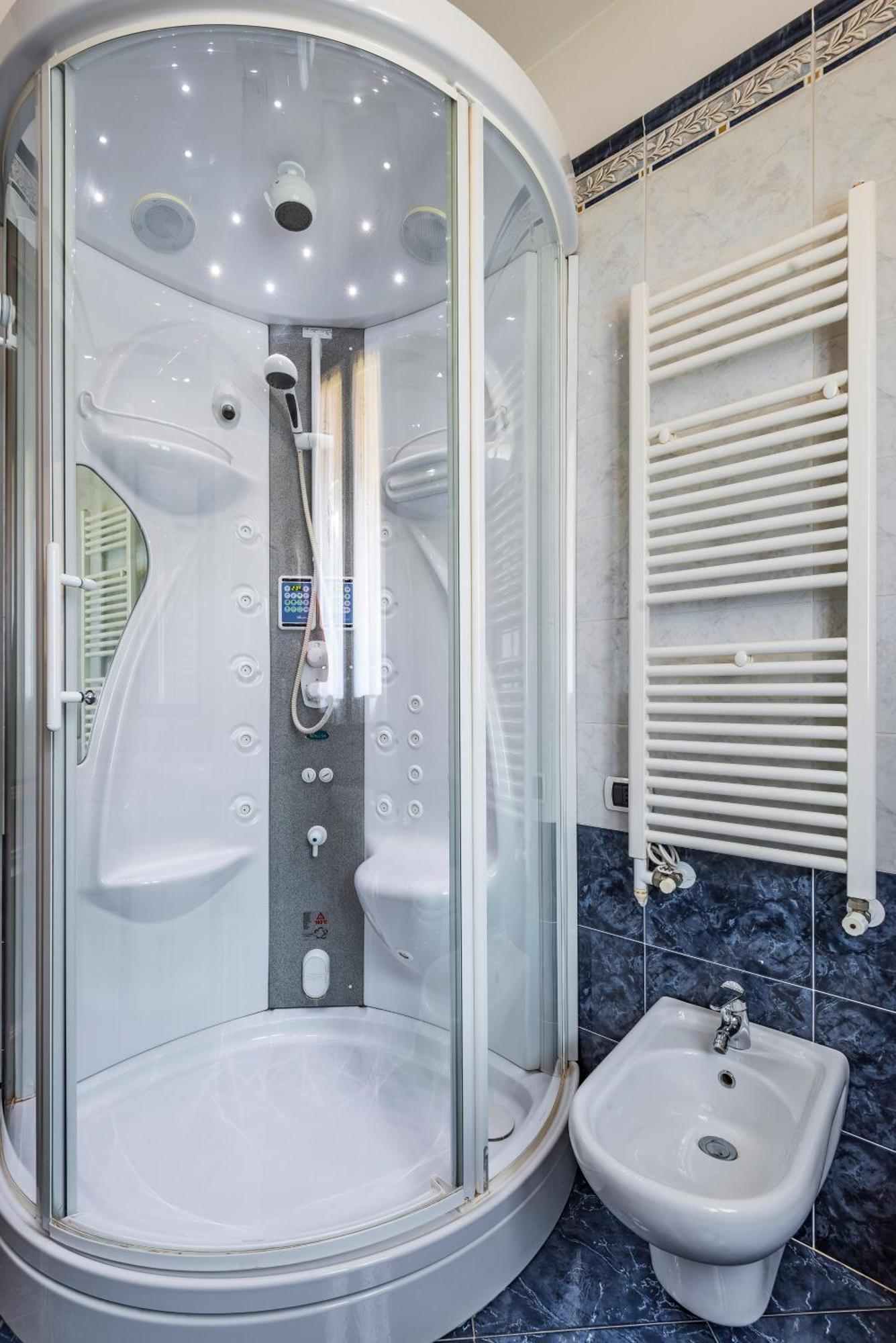 Jacuzzi Apartment In Italian Villa, Wi-Fi & Garden Sassuolo - Maranello Casalgrande Kültér fotó